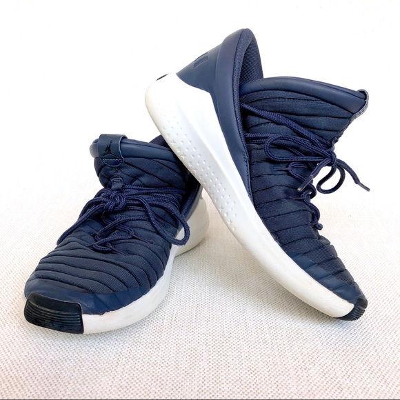 🏀 JORDAN Flights in Navy Blue 🏀 - Picture 3 of 8